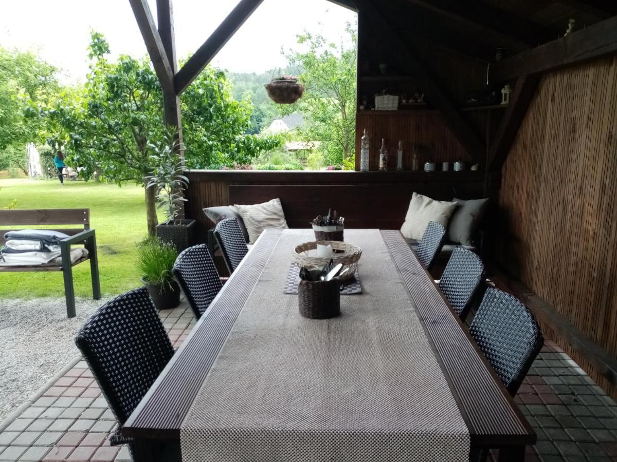MiJa apartmán s VINNÝM SKLÍPKEM, zahradou a grilem Kájov Exteriér fotografie