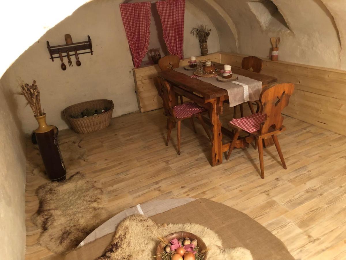 MiJa apartmán s VINNÝM SKLÍPKEM, zahradou a grilem Kájov Exteriér fotografie
