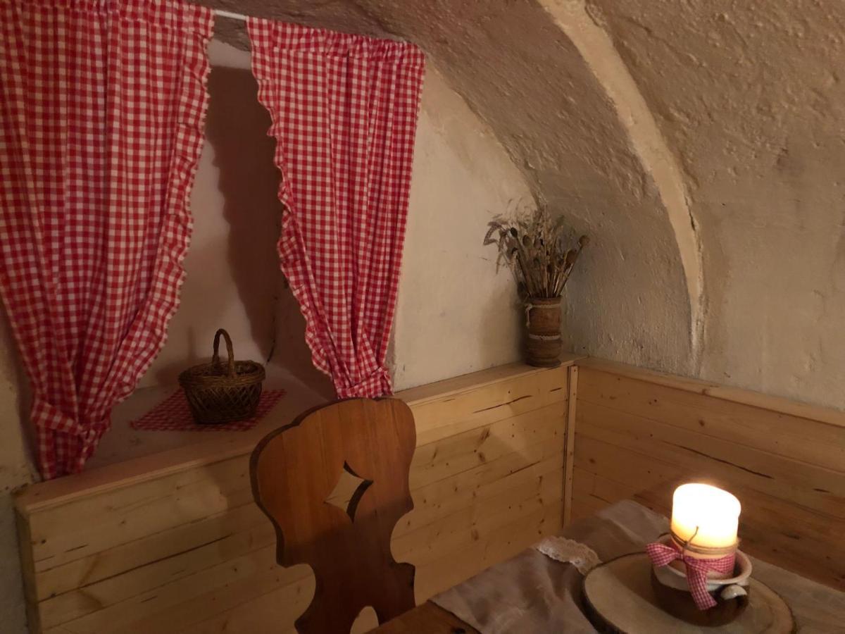 MiJa apartmán s VINNÝM SKLÍPKEM, zahradou a grilem Kájov Exteriér fotografie