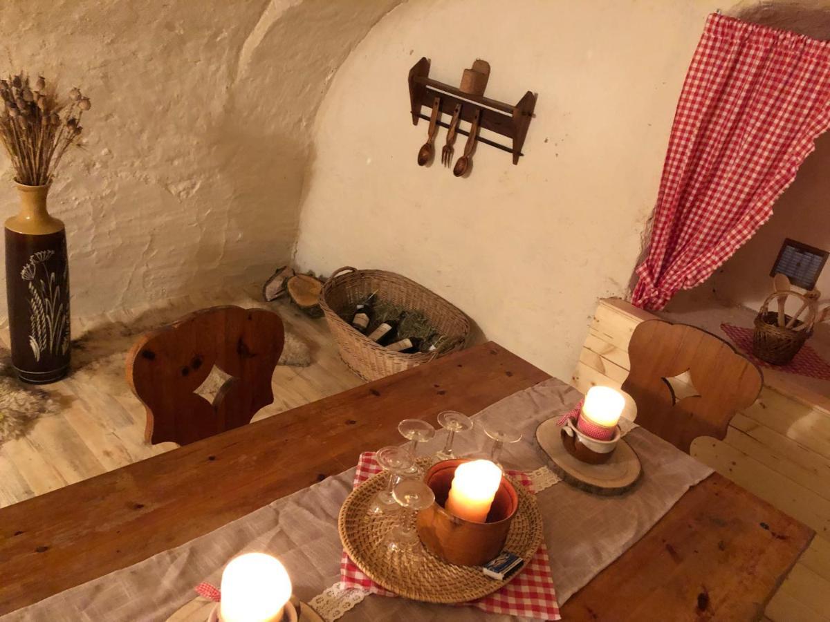 MiJa apartmán s VINNÝM SKLÍPKEM, zahradou a grilem Kájov Exteriér fotografie