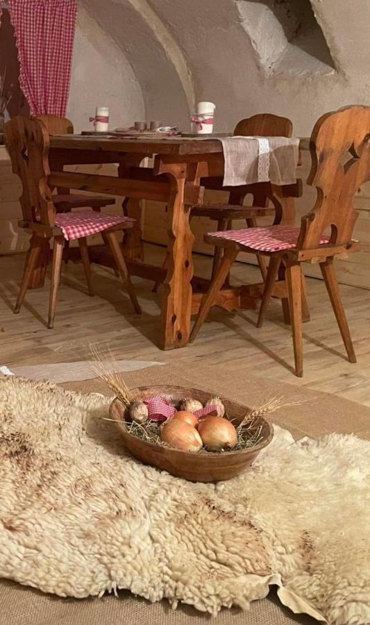 MiJa apartmán s VINNÝM SKLÍPKEM, zahradou a grilem Kájov Exteriér fotografie