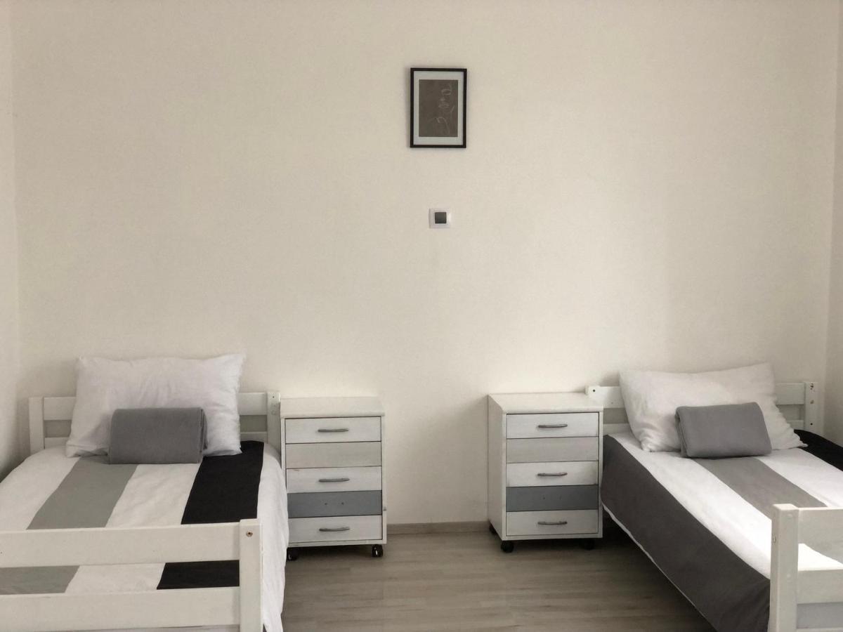 MiJa apartmán s VINNÝM SKLÍPKEM, zahradou a grilem Kájov Exteriér fotografie