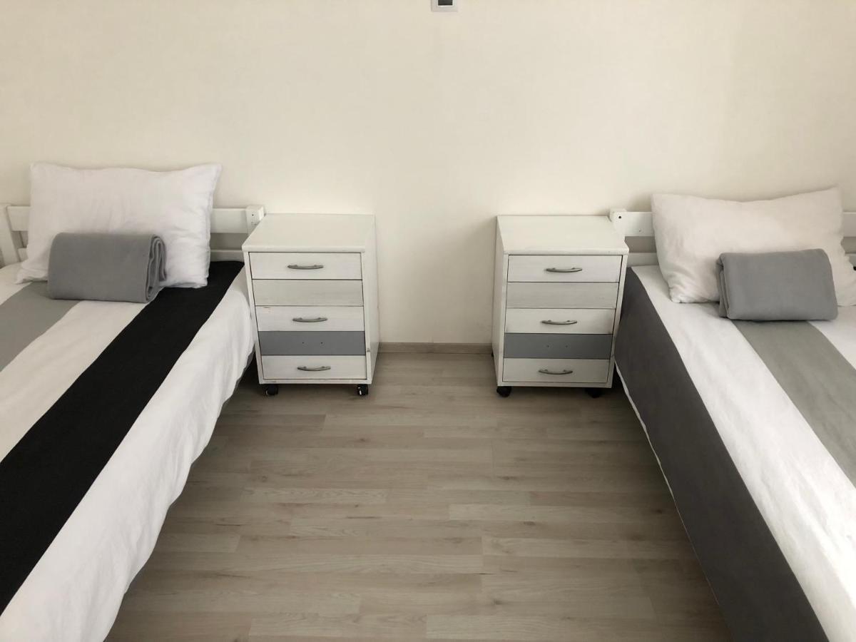 MiJa apartmán s VINNÝM SKLÍPKEM, zahradou a grilem Kájov Exteriér fotografie