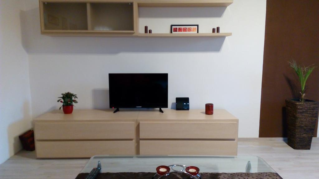 MiJa apartmán s VINNÝM SKLÍPKEM, zahradou a grilem Kájov Exteriér fotografie