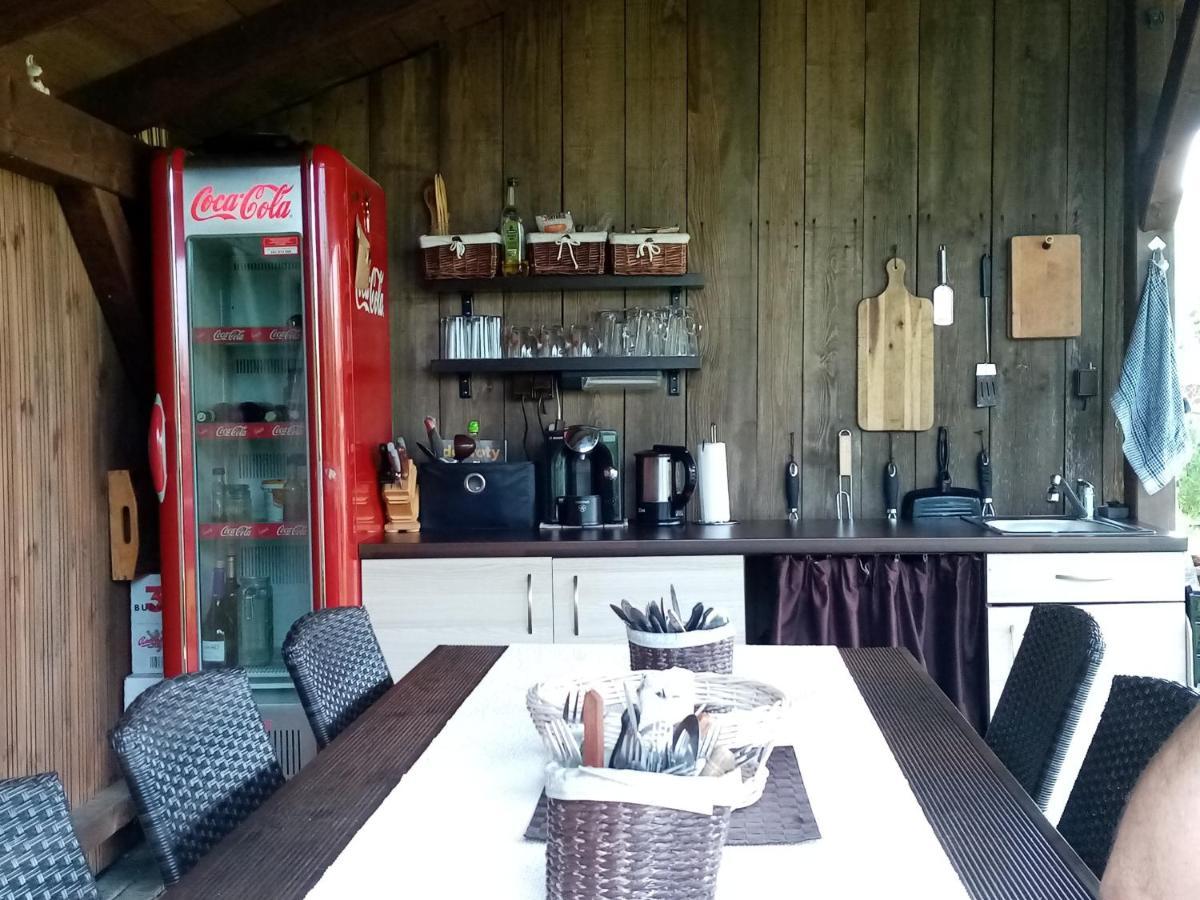 MiJa apartmán s VINNÝM SKLÍPKEM, zahradou a grilem Kájov Exteriér fotografie